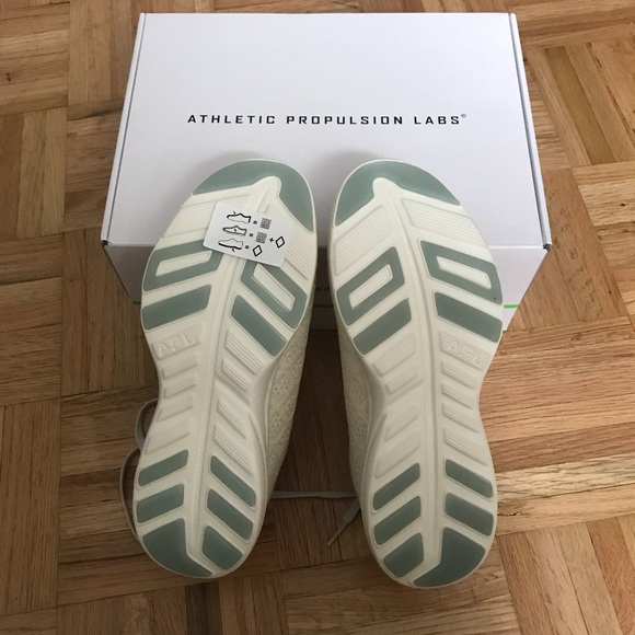 NWOT APL: Athletic Propulsion Labs Techloom - Picture 8 of 8